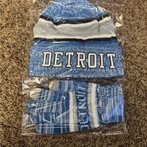 Detroit Knit Beanie and Gloves Set - Light Blue White Black